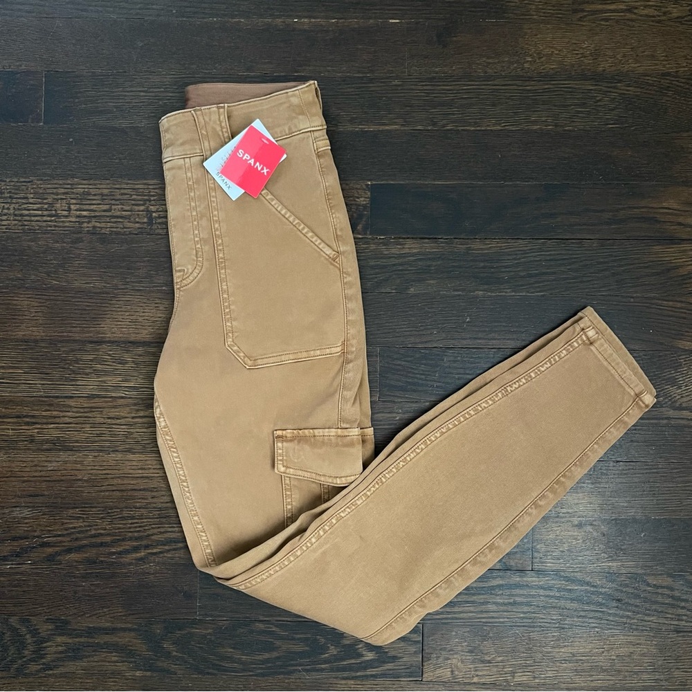 Spanx NWT Stretch Twill Ankle Cargo Pant Women’s Small Honey Glow